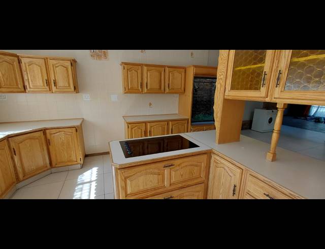 3 BEDROOM FREESTANDING TO LET IN DALPARK PROPER